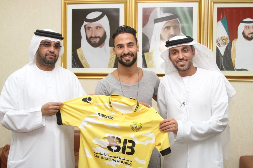 هيلدر باربوسا أثناء تقديمه