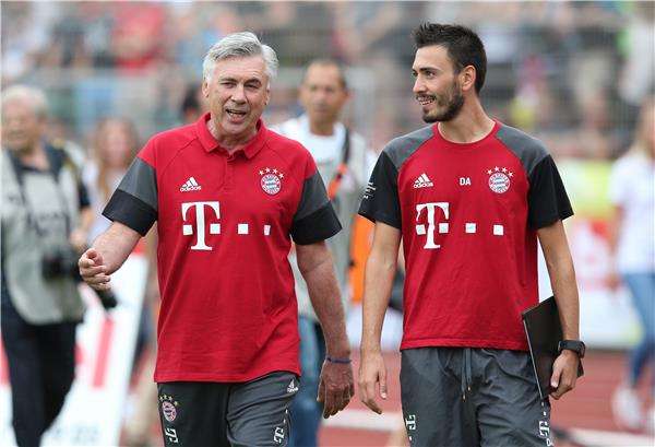 كارلو أنشيلوتي رفقة ابنه دافيدي