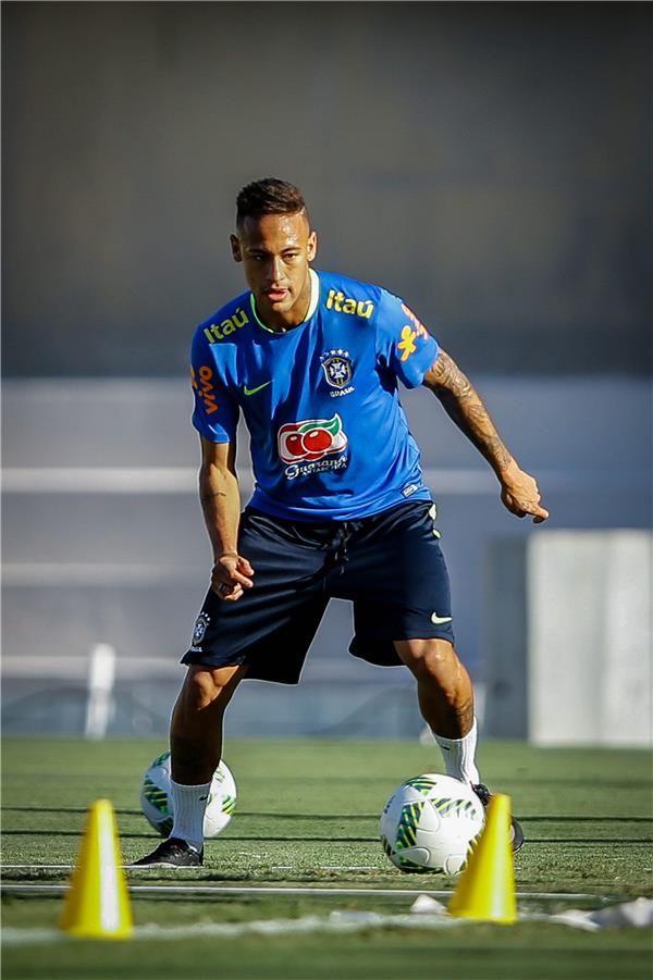 نيمار في تداريب المنتخب البرازيلي (ارشيفية)