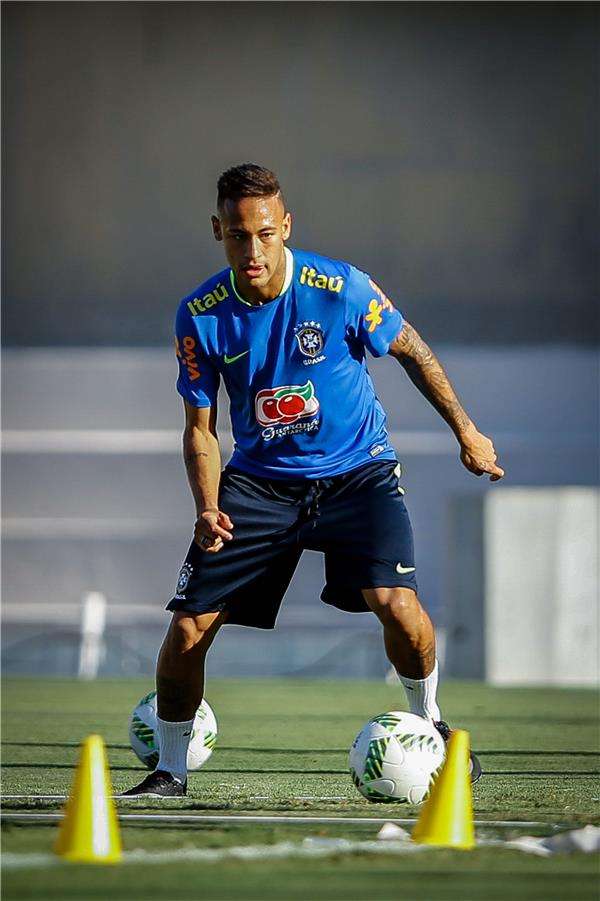 نيمار في تداريب المنتخب البرازيلي (ارشيفية)