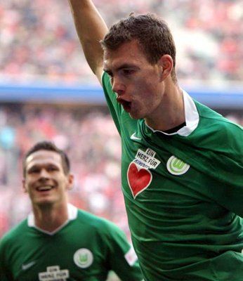 البوسني دزيكو على بعد خطوات من الإنضمام إلى الميلان