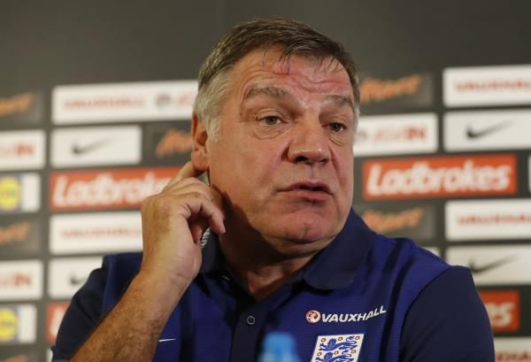 سام ألاردايس	 فى المؤتمر الصحفى 