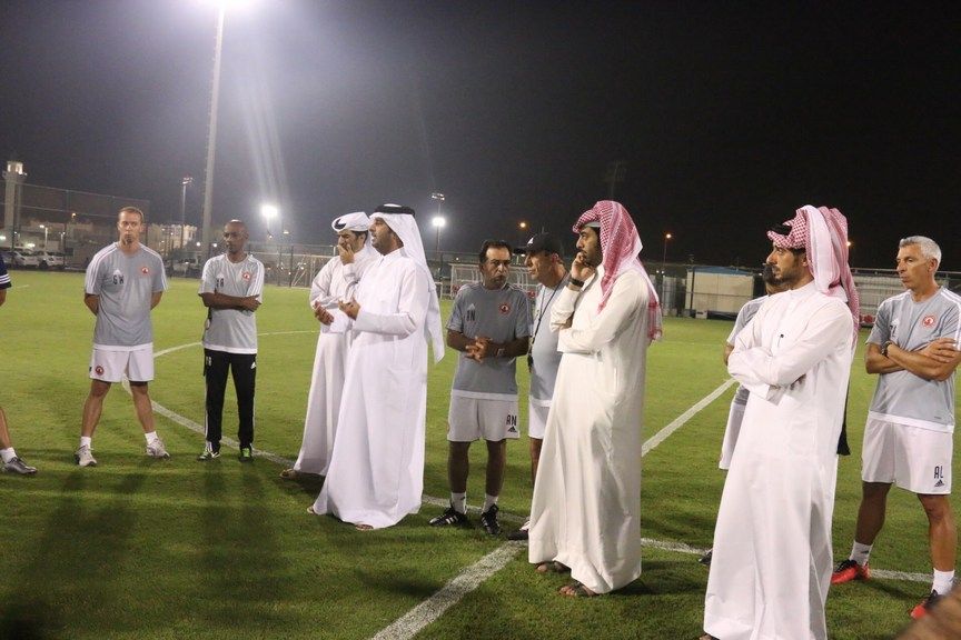 جانب من لقاء رئيس العربي واللاعبين