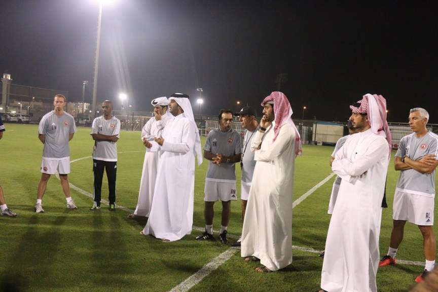 جانب من لقاء رئيس العربي واللاعبين