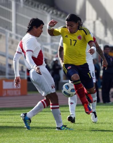 مورينو (يمين)