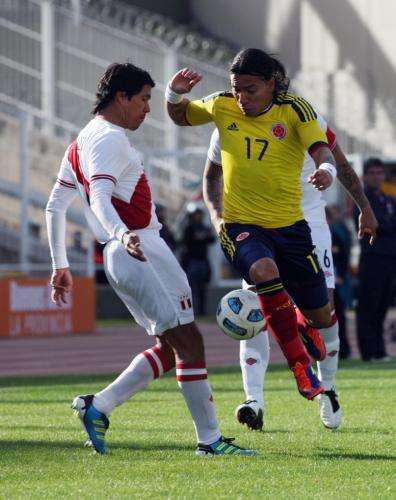 مورينو (يمين)