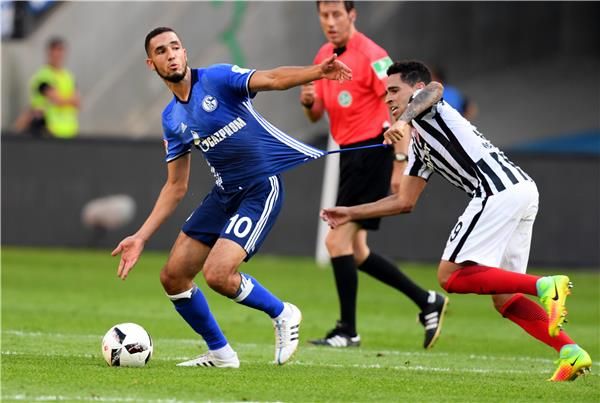 بن طالب فى اول مشاركاته مع الفريق