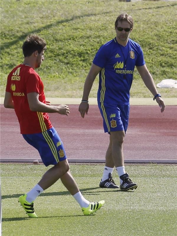 لوبيتيجي في تداريب منتخب إسبانيا