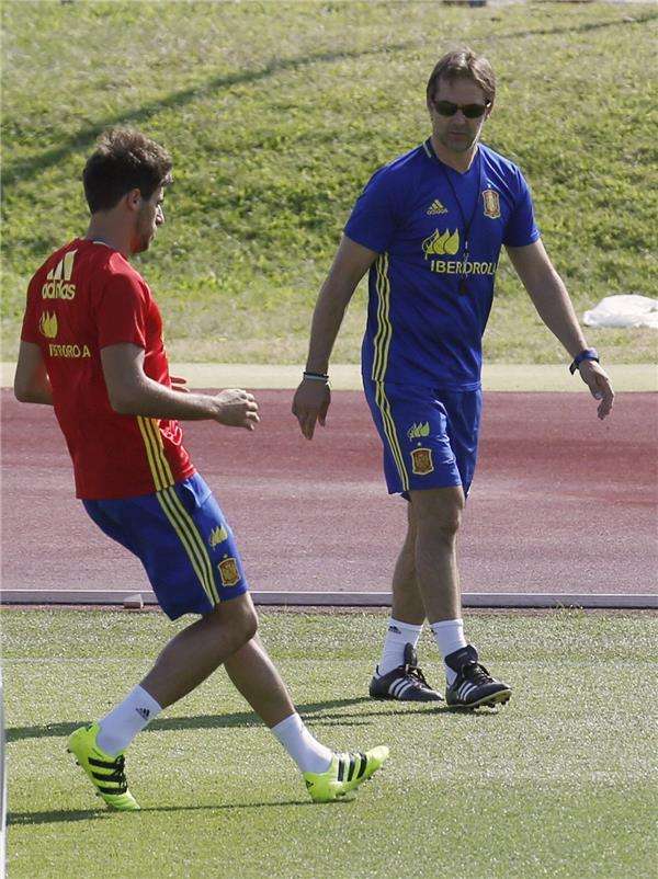 لوبيتيجي في تداريب منتخب إسبانيا