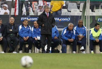 الصربي بورا اثناء لقاء العراق واسبانيا