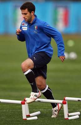 جيوسيبي روسي في تدريبات المنتخب الإيطالي
