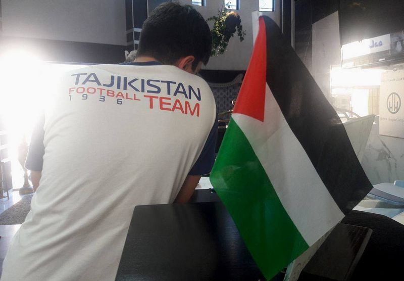 جانب من وصول المنتخب الطاجيكي