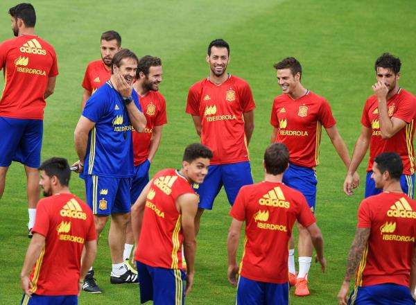 2016-09-04t195907z_832052982_s1aetzkokpaa_rtrmadp_3_soccer-worldcup-spa-lie_reuters