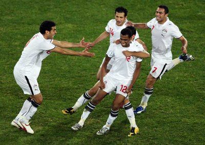 فرحة حمص ورفاقه بهدف الفوز