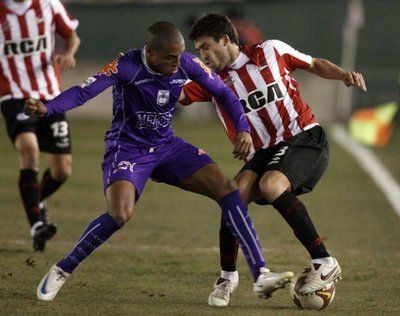 من مباراة إستوديانتيس و ديفينسور سبورتينغ