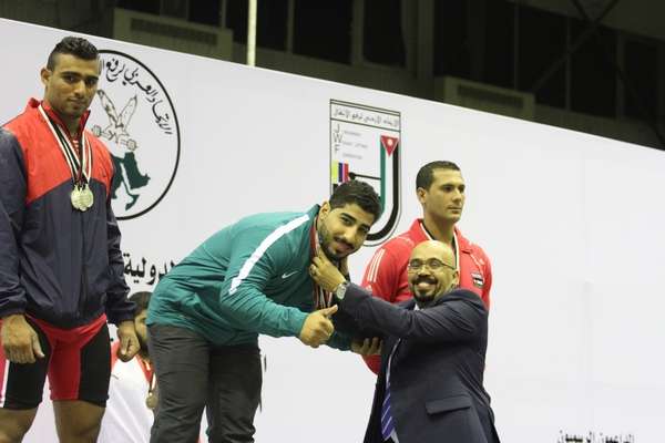 رئيس الاتحاد السعودي محمد الحربي يتوج الحمقان بذهبية العرب