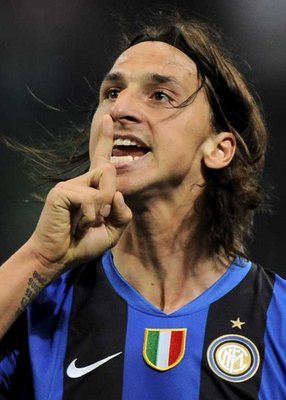 إبراهيموفيتش هل سيبقى مع الإنتر أم سيذهب إلى إسبانيا ؟