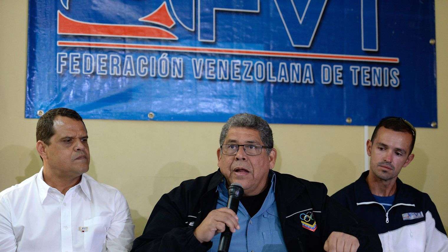  لويس كونتيرارس