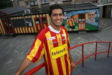 عبدالله ذيب وهو يرتدي زي فريقه الجديد