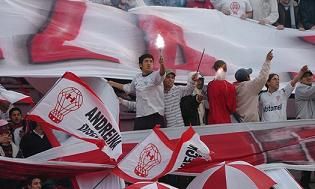 جماهير هوراكان في مباراة الامس التي اعقبتها احداث الشغب