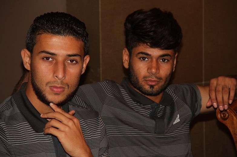 أحمد سعد (يسار)