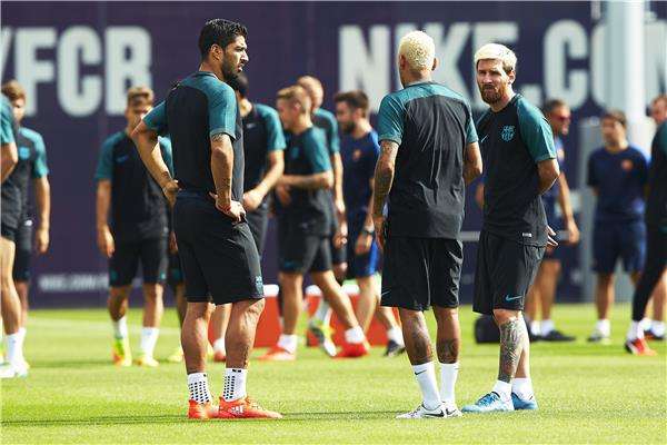 ثلاثي هجوم برشلونة ميسي وسواريز ونيمار