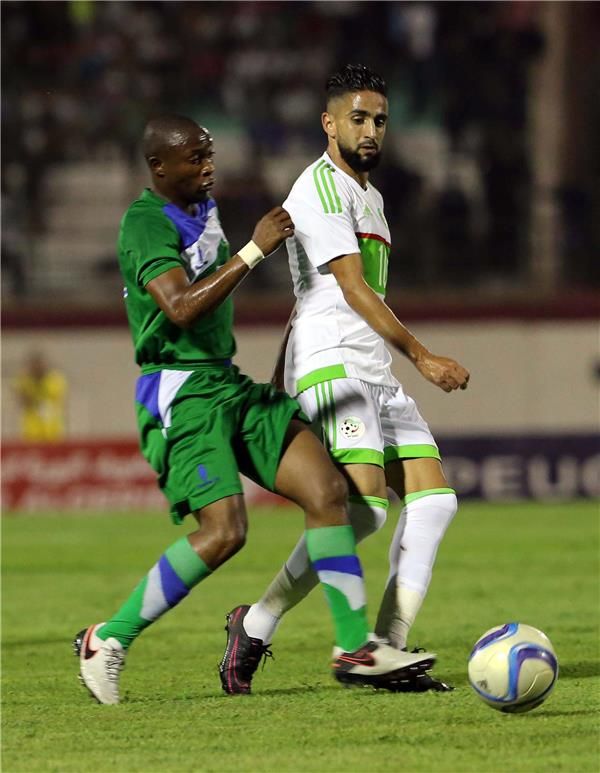 رياض بودبوز بقميص منتخب الجزائر