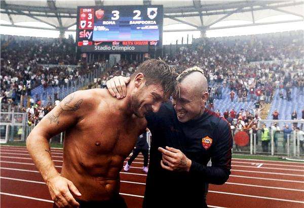 ناينجولان وتوتي