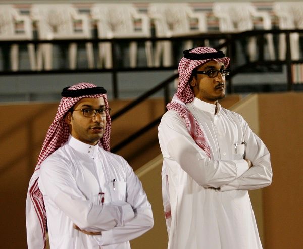 ابراهيم القاسم على اليمين