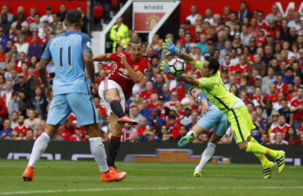 2016-09-10t121618z_116511378_mt1aci14602908_rtrmadp_3_soccer-england-mun-mci_reuters