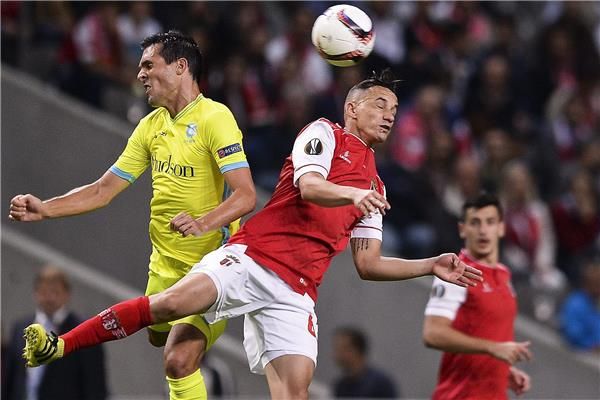 جانب من مباراة جينت مع سبورتينج براجا