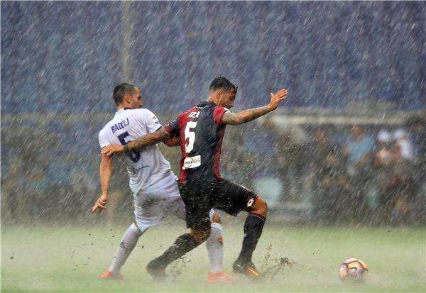 جانب من المباراة قبل إلغائها