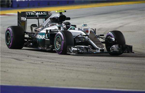 سيارة الألماني نيكو روزبرج