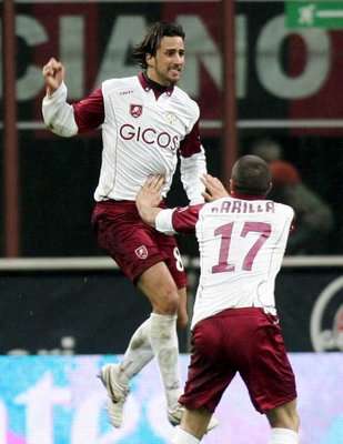 دي جينارو يحتفل بهدفه الوحيد على الميلان