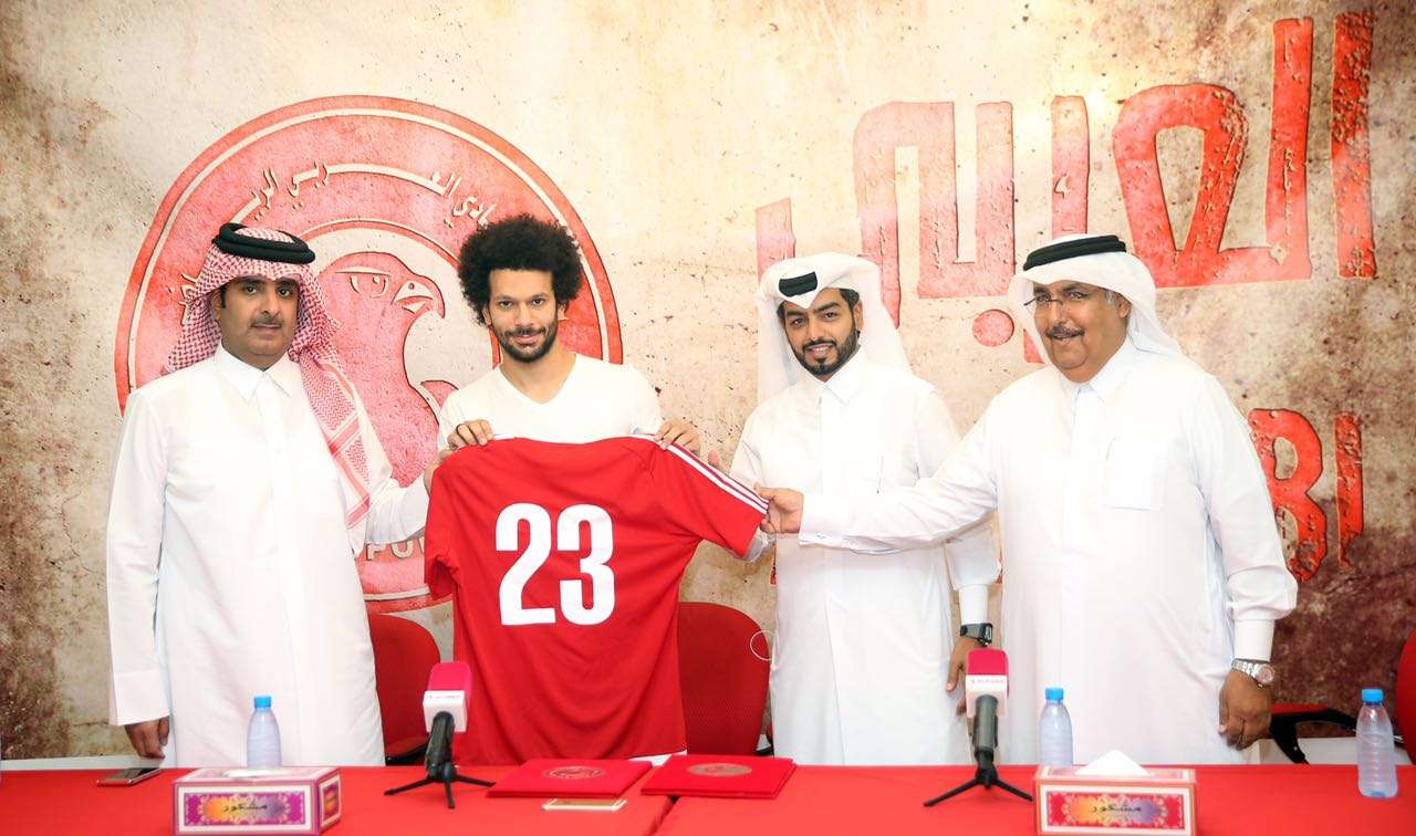 لحظة تقديم اللاعب