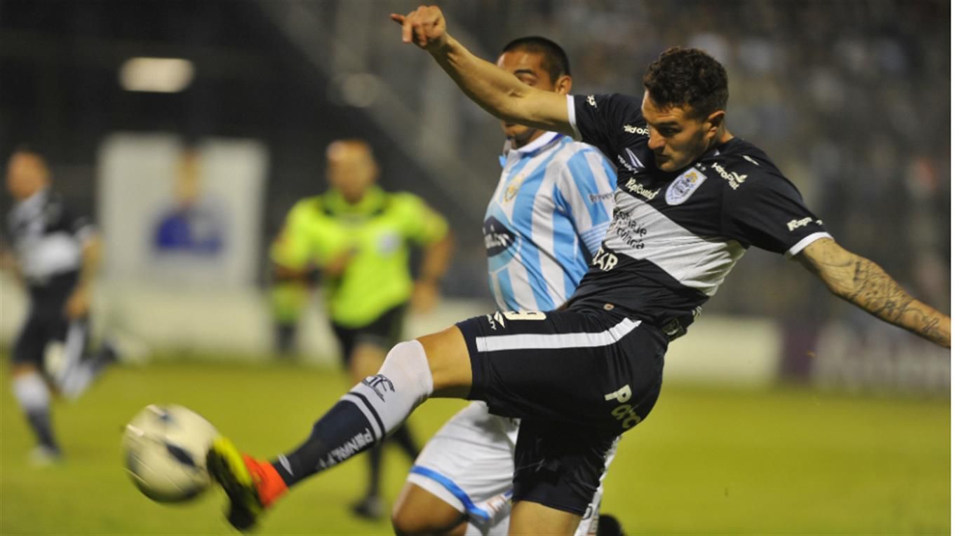 من مباراة خيمناسيا  وأتلتيكو رافاييلا