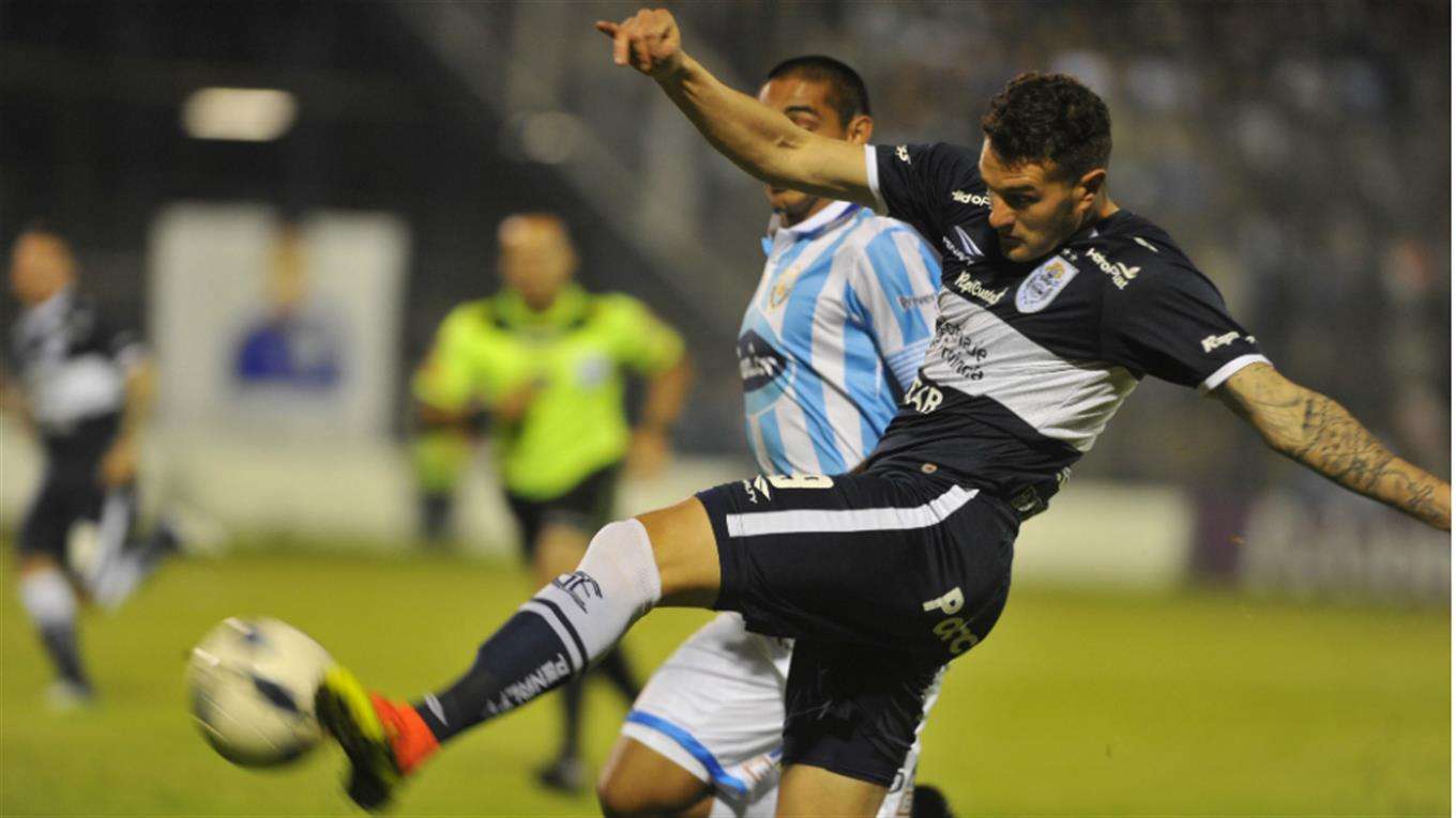 من مباراة خيمناسيا  وأتلتيكو رافاييلا