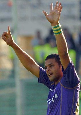 ميلو ينهي الإشاعات و يؤكد بقاءه في الفيولا