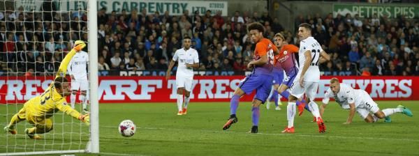 2016-09-21t201202z_117490322_mt1aci14618415_rtrmadp_3_soccer-england-swa-mci_reuters