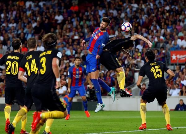 جانب من مباراة برشلونة وأتلتيكو مدريد