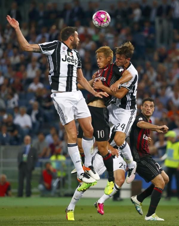 2016-05-21t194248z_1430110350_lr1ec5l1ir1yt_rtrmadp_3_soccer-italy-coppa_reuters