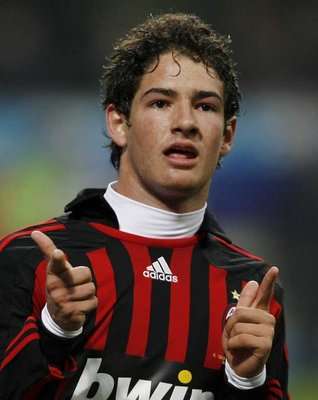 باتو هل يبقى أم يخرج ؟