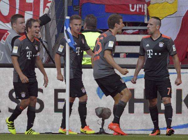 كيميتش يحتفل مع زملائه