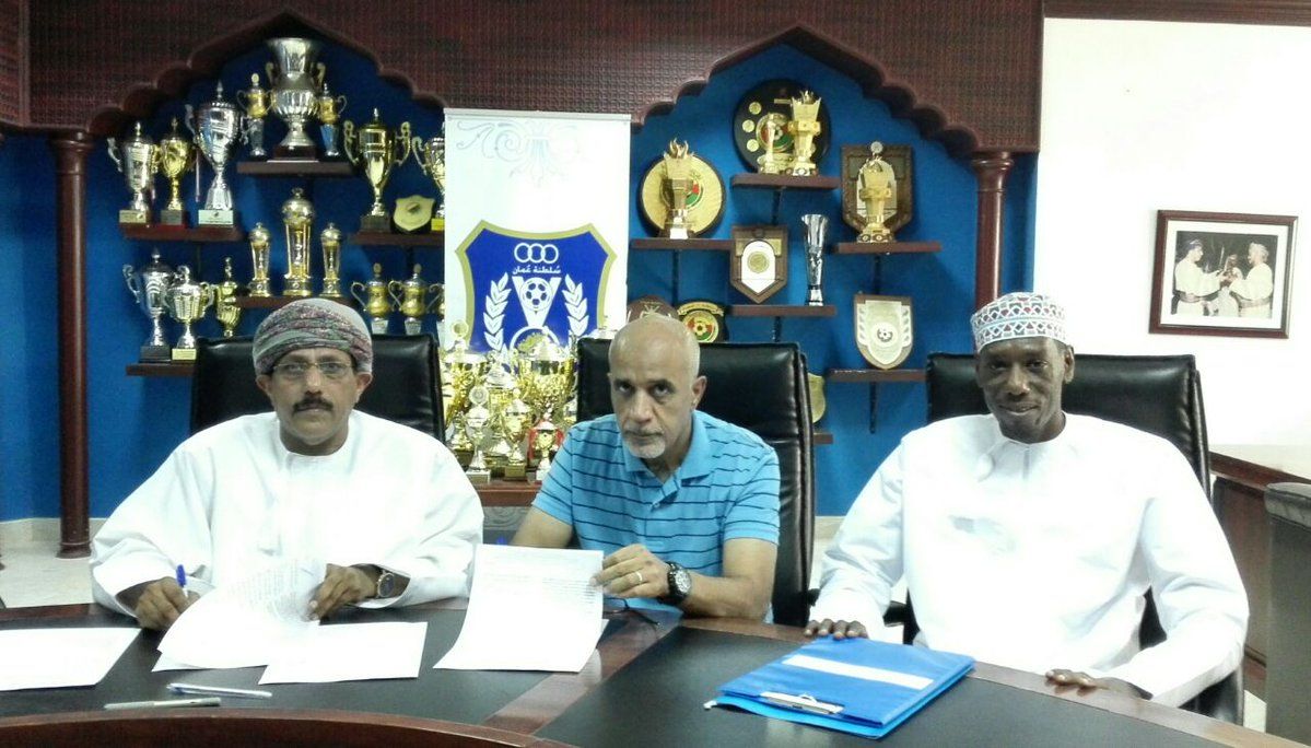 المكيس مدربا للنصر العماني