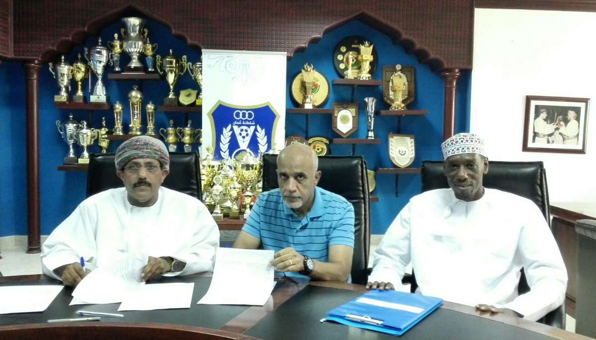 المكيس مدربا للنصر العماني