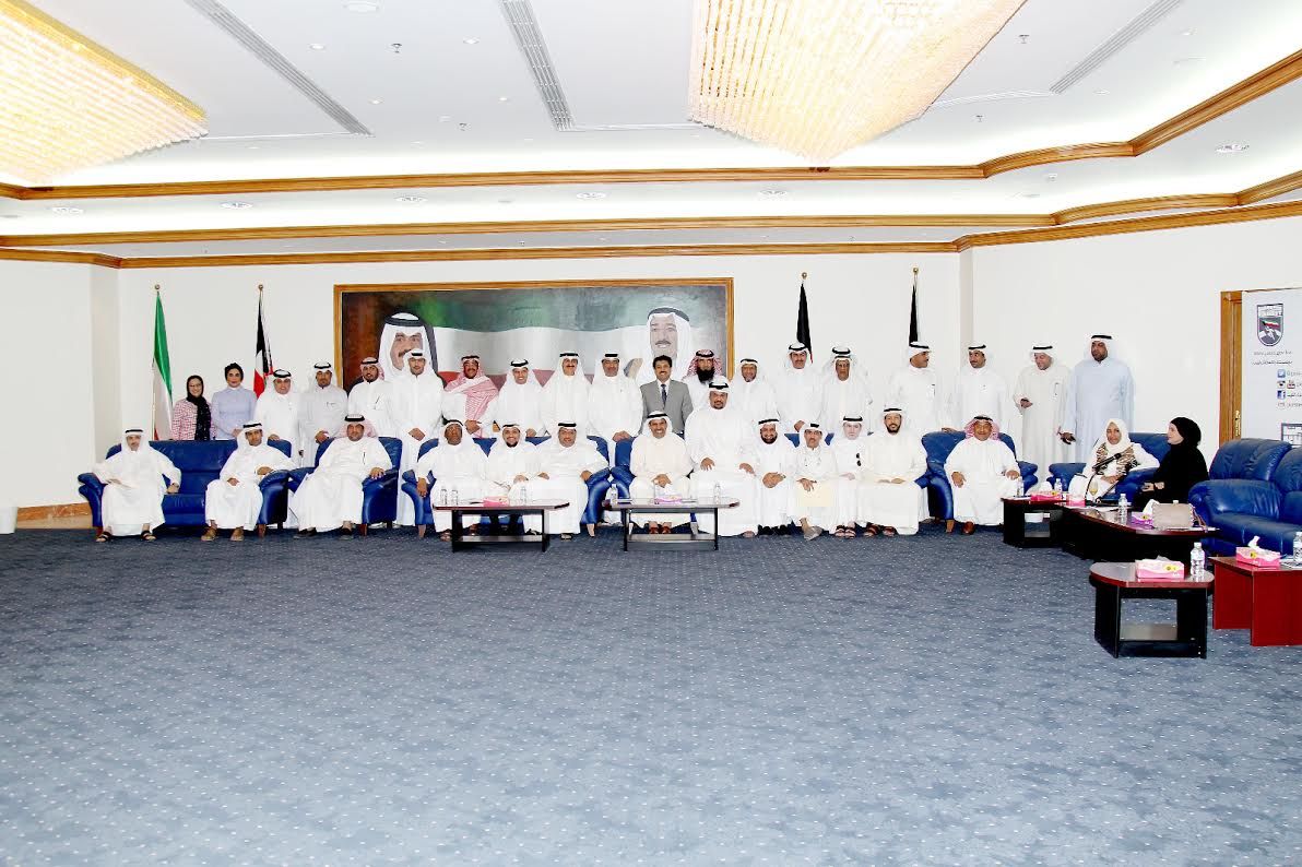 جانب من اجتماعات فليطح مع ممثلي الاتحادات والأندية