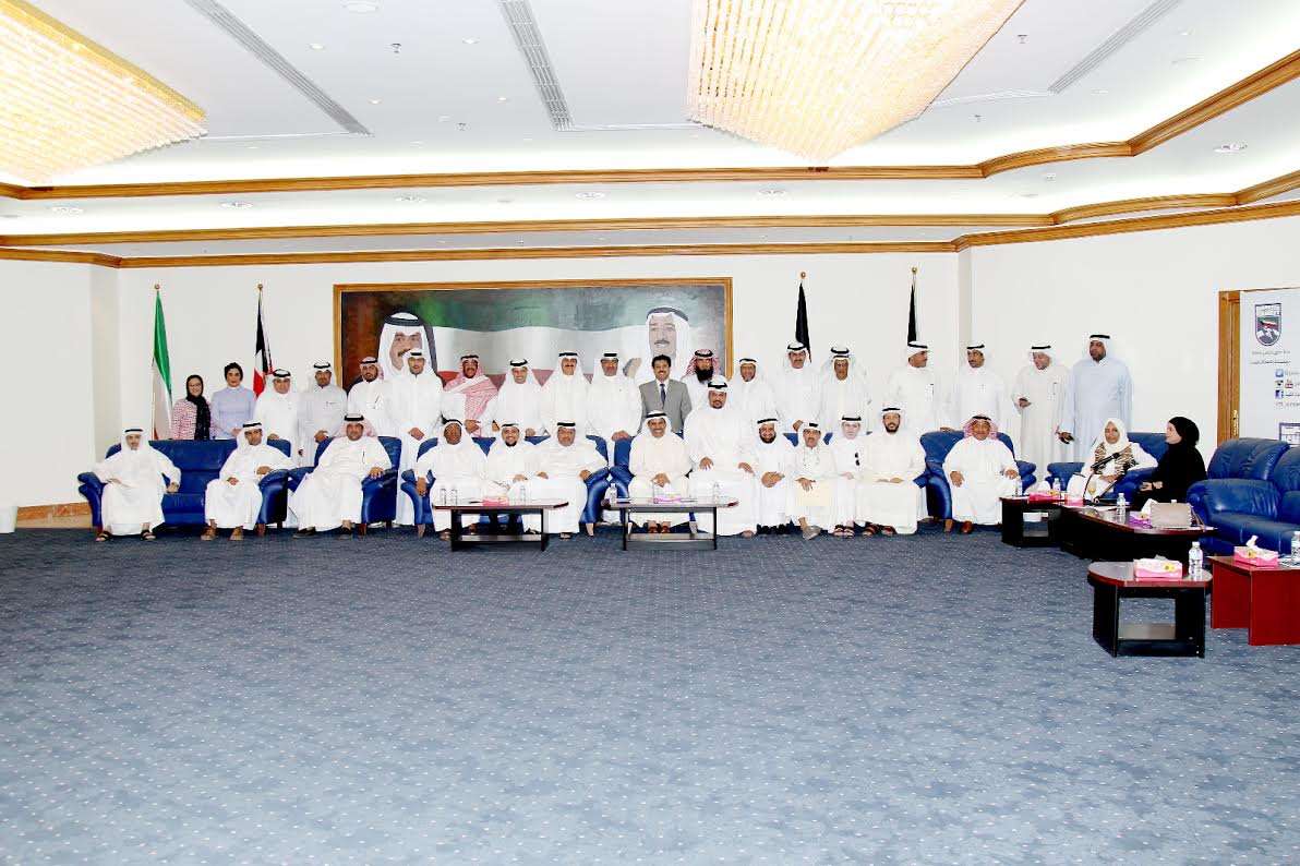 جانب من اجتماعات فليطح مع ممثلي الاتحادات والأندية