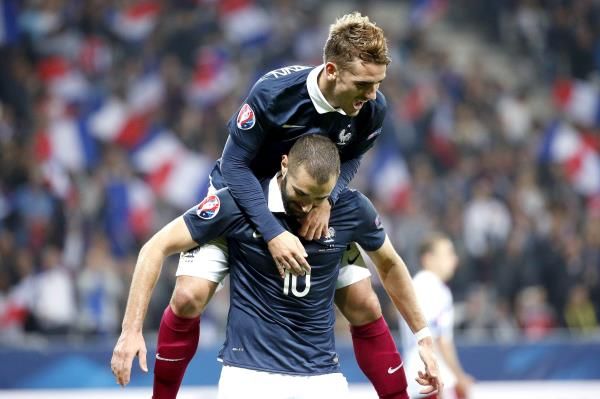 2015-10-08t204621z_1881419177_gf10000237352_rtrmadp_3_soccer-friendly_reuters