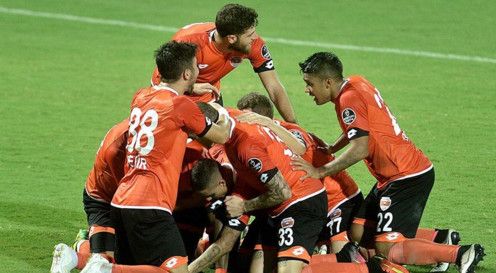 فرحة لاعي أضنة سبور