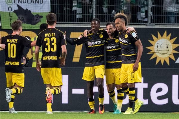 ديمبلي وسط لاعبي بوروسيا دورتموند